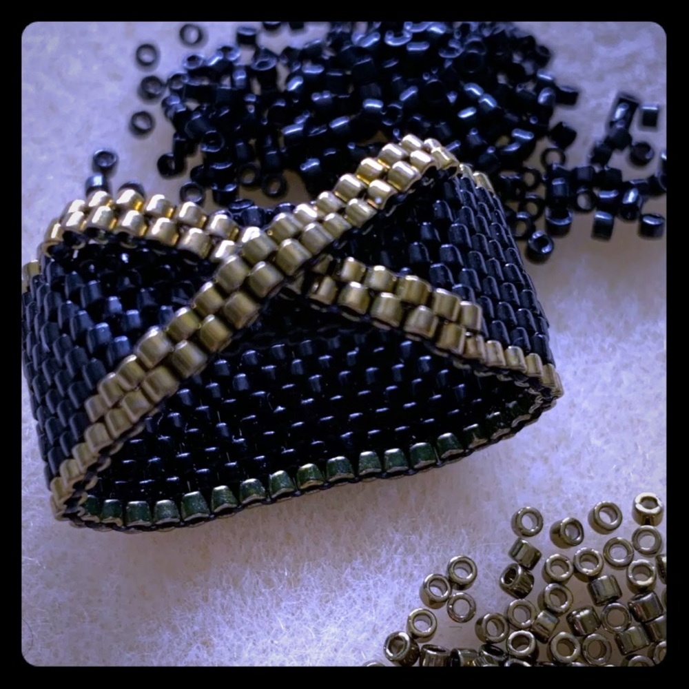 Delica 11/0 beads ring